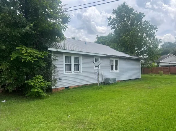 305 Hibernia St, Bunkie, LA 71322