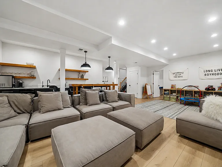 1233 Poplar Ave — Photo 32