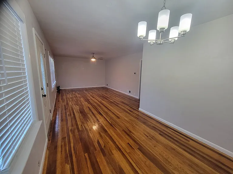 2518 W Kansas St — Photo 4