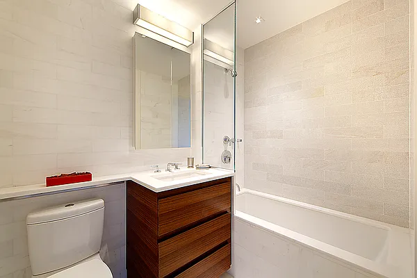 Bathroom, photo 1