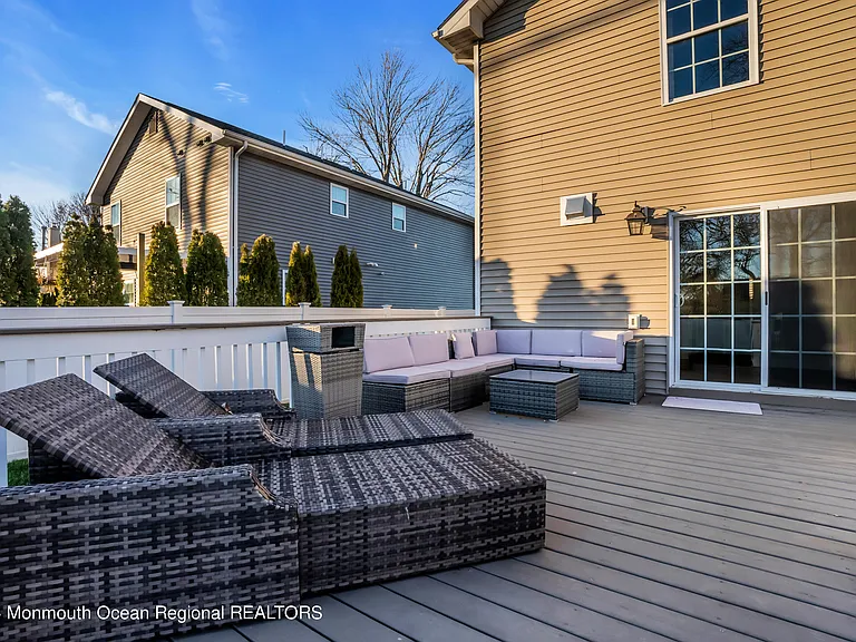 132 Chelton Ave — Photo 25