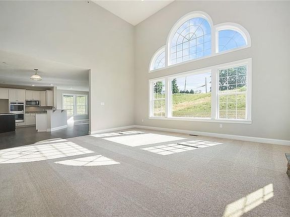 4th image of 1004 Nicole Dr
