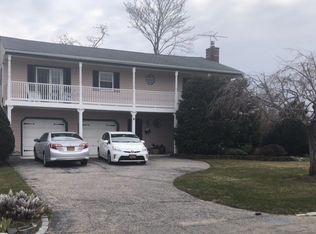 6 Bayview Pl, Amityville, NY 11701