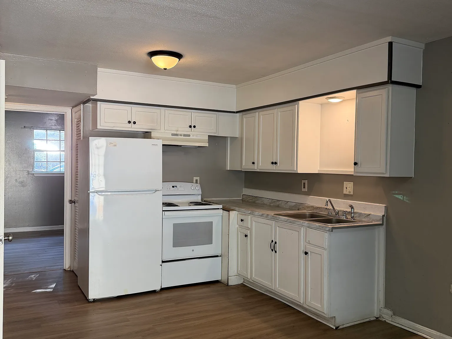 2 bed, 770 sqft, $825 — Photo 1