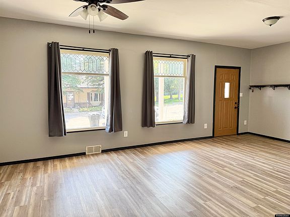 4th image of 313 Agate St