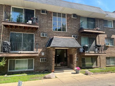 215 S Hale St APT 8A, Addison, IL, 60101