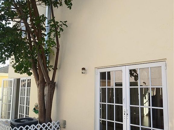 3rd image of 7110 SW 41st Pl