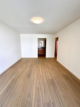 4th image of 4408 Irving St