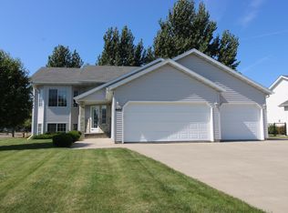 4497 47th St S, Fargo, ND 58104