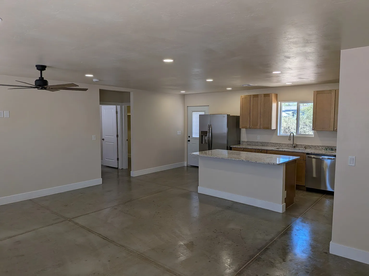 2 bed, 1200 sqft, $1,650 — Photo 3