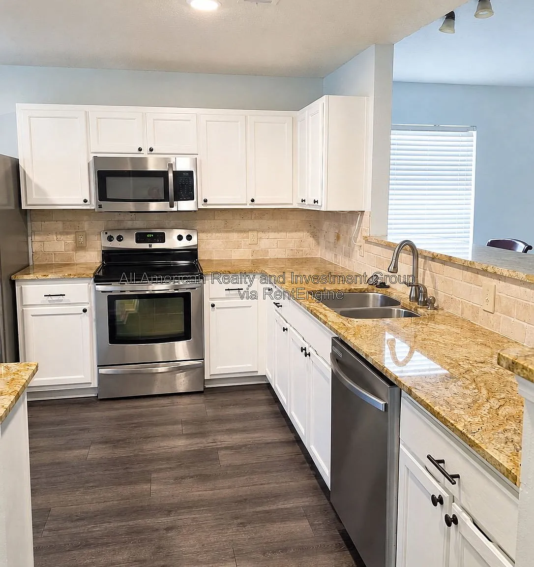3 bed, 2.0 bath, 1518 sqft, $2,000 — Photo 3