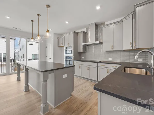 3225 Drift St, Charlotte, NC 28278