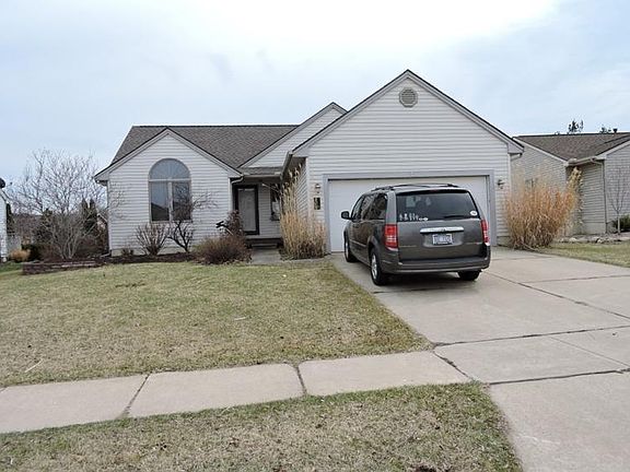 2nd image of 371 Woodland Dr W