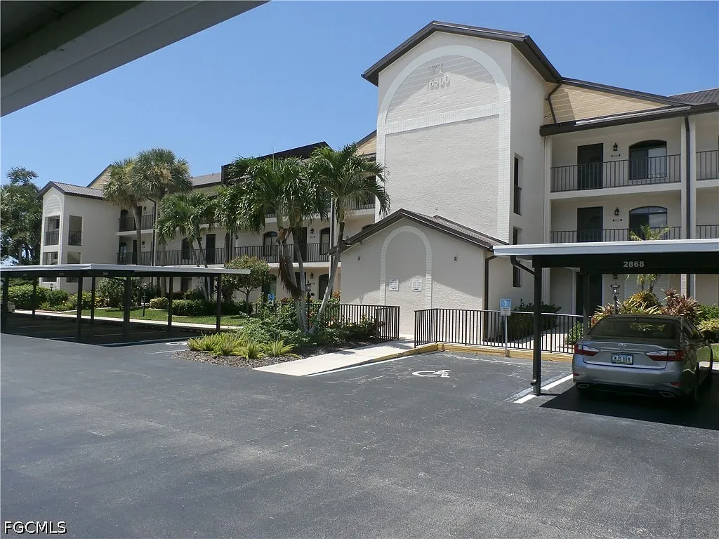 2 bed, 2.0 bath, 1283 sqft, $4,800 — Photo 2