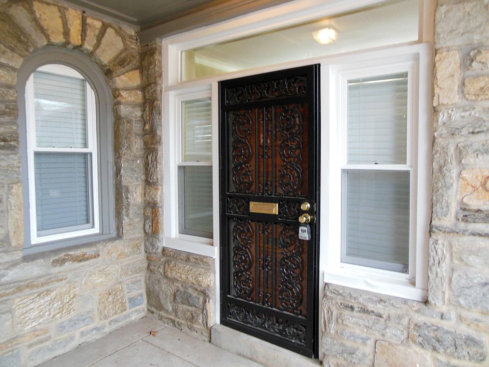 1st image of 5648 Woodbine Ave