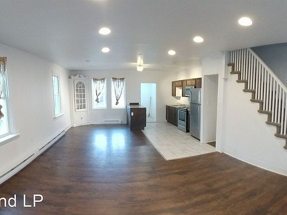 2nd image of 6514 N Beechwood St