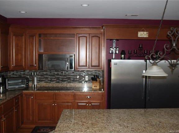 3rd image of 1589 Malden Ct