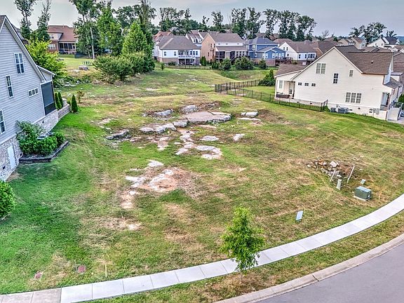 5th image of 8033 Warren Dr