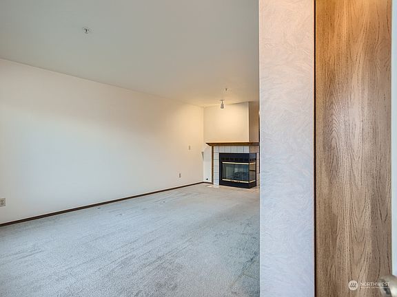 Looking from the entryway into living room>