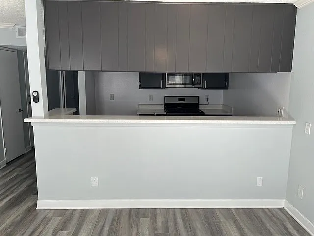 BAIRD APARTMENTS — Photo 14