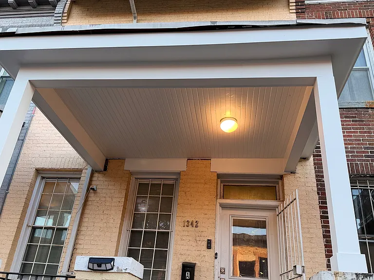 1342 Park Rd NW #B — Photo 5