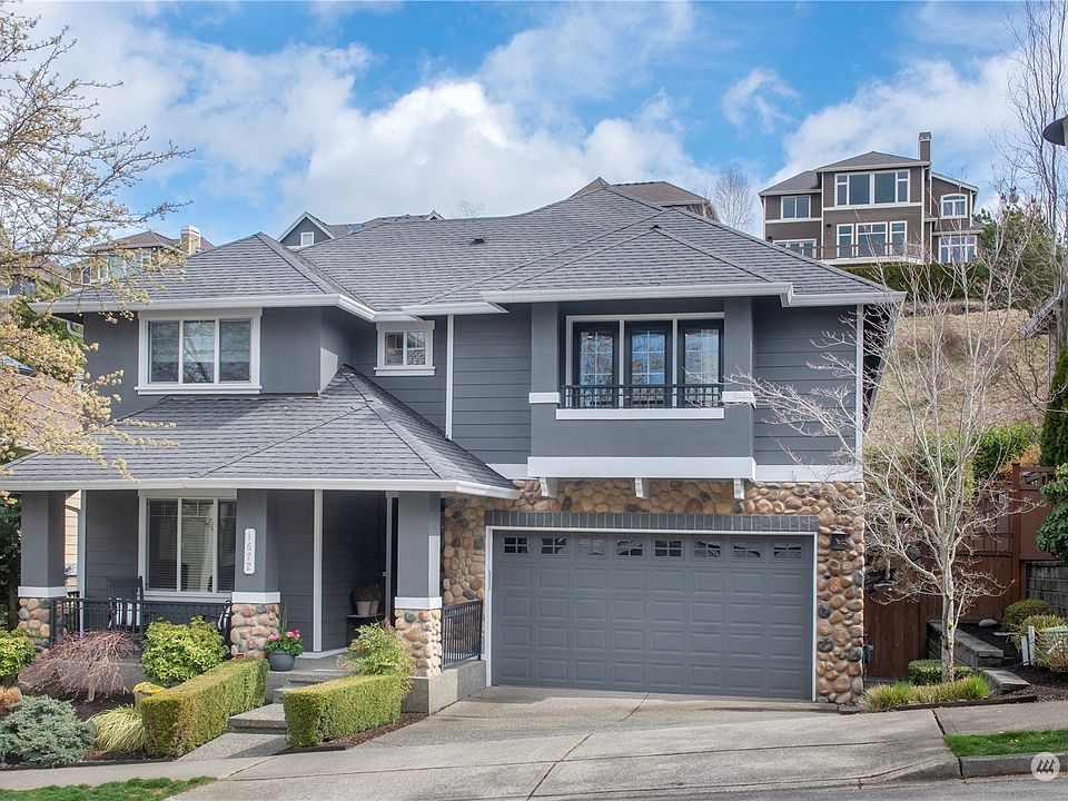 1st image of 1672 28th Avenue NE