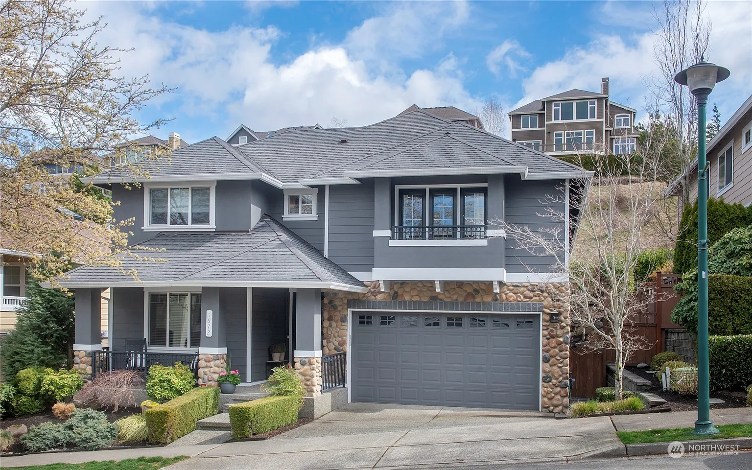 1672 28th Avenue NE photo 1