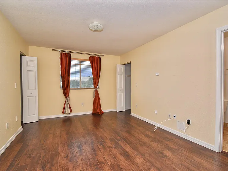 8982 Chambers St — Photo 12