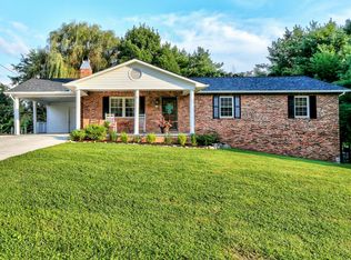 335 Indian Mound Cir, Jacksboro, TN 37757