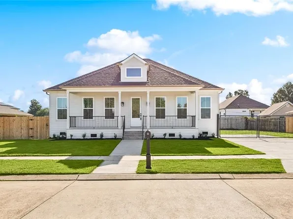 2329 Congressman Hebert Dr, Chalmette, LA 70043