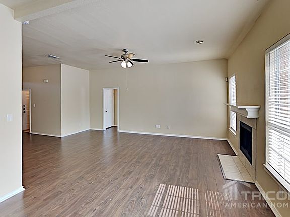 3rd image of 752 Rockett Ln