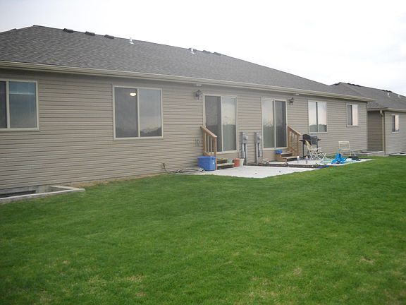 2nd image of 835 Palmetto Ln