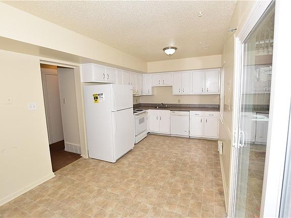 5th image of 6006 Edgelake Dr