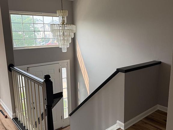 4th image of 2655 Avon Pl