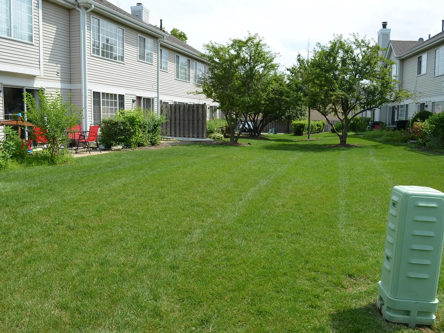 8898 Heathwood Cir — Photo 3