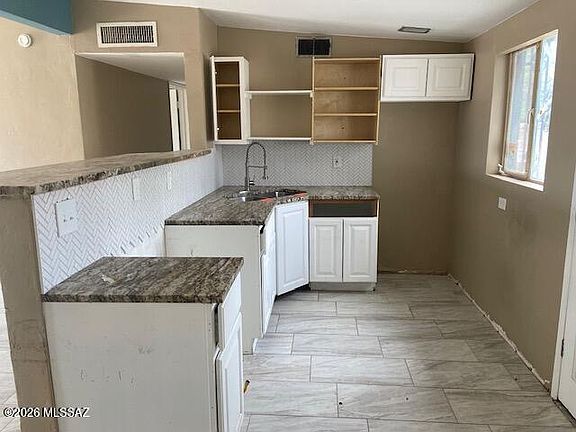 4th image of 5305 E 28th St