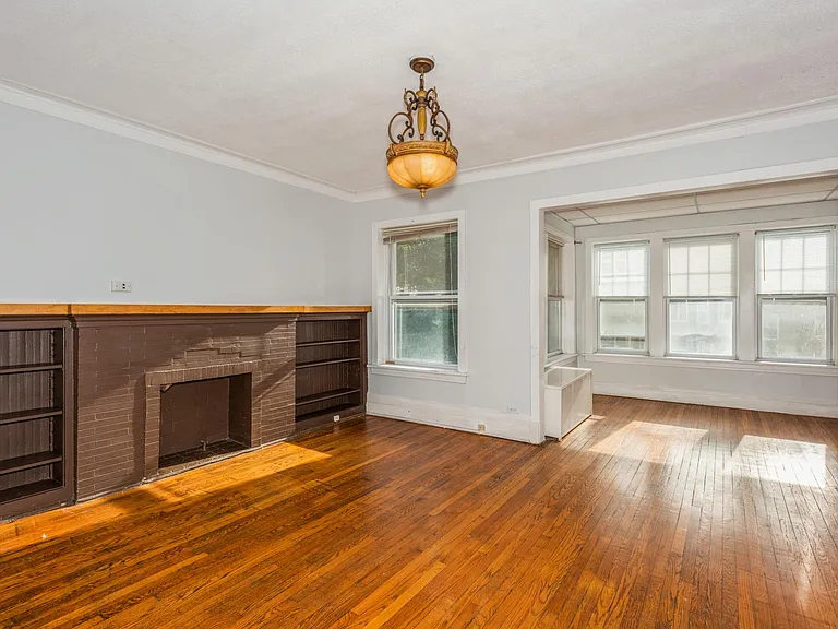 6517 N Bosworth Ave #1 — Photo 2