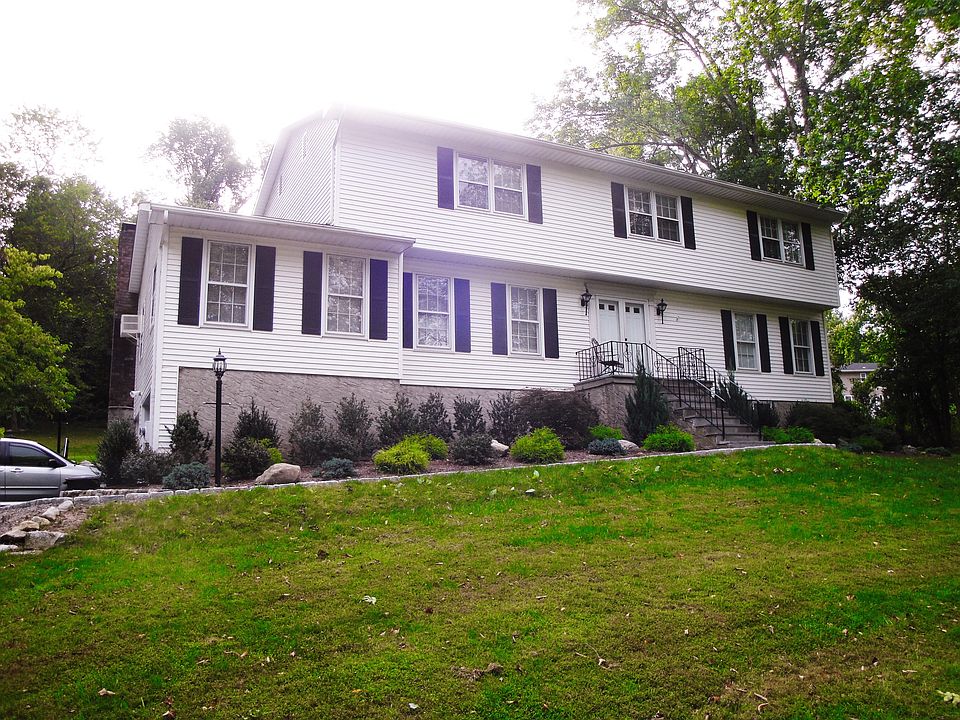 2nd image of 9 Seminary Ln