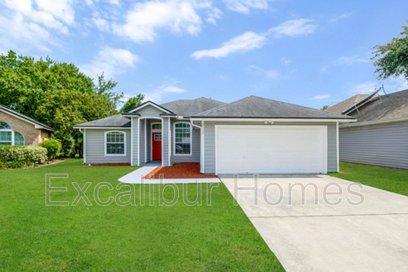 1st image of 12526 Ashglen Dr N