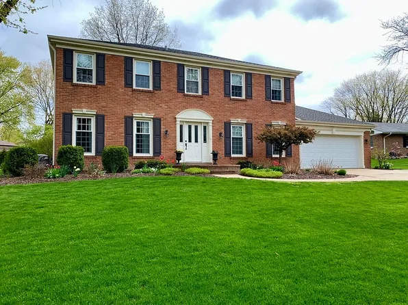 255 Red Barn Ln, Barrington, IL 60010