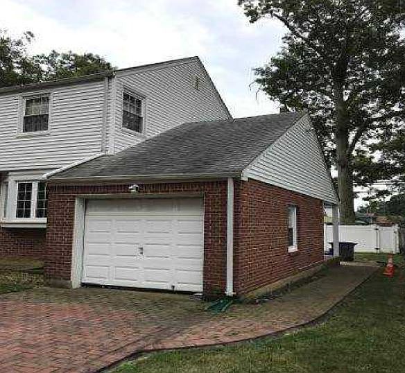 2nd image of 19 Chelsea Ct