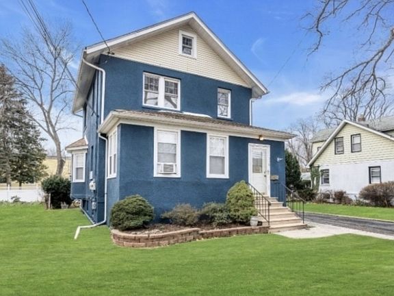 3rd image of 550 Forest Rd