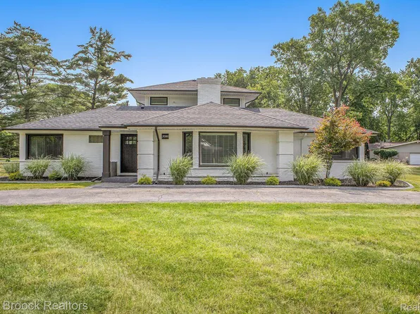 30386 Embassy St, Beverly Hills, MI 48025