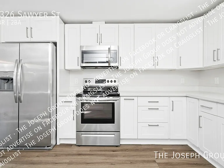 3326 Sawyer St — Photo 14