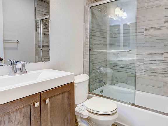 Main Bath 1
