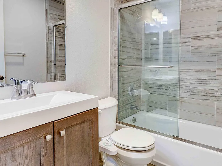 Main Bath 1