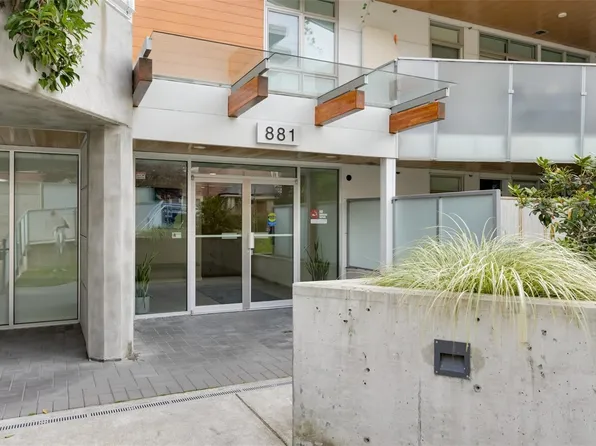 881 Short St #301, Saanich, BC V8P 2L3