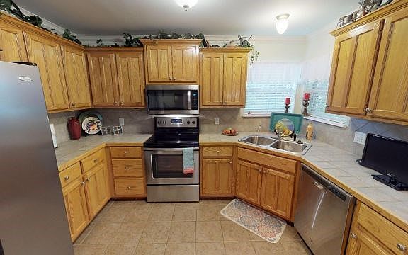 5th image of 139 Cedar Ln
