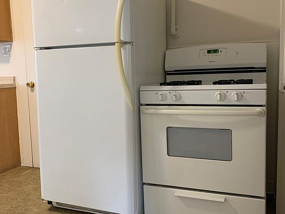 2nd image of 11 Atwood Ct APT 5