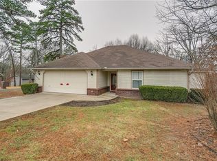 4 White Parish Ln, Bella Vista, AR 72714